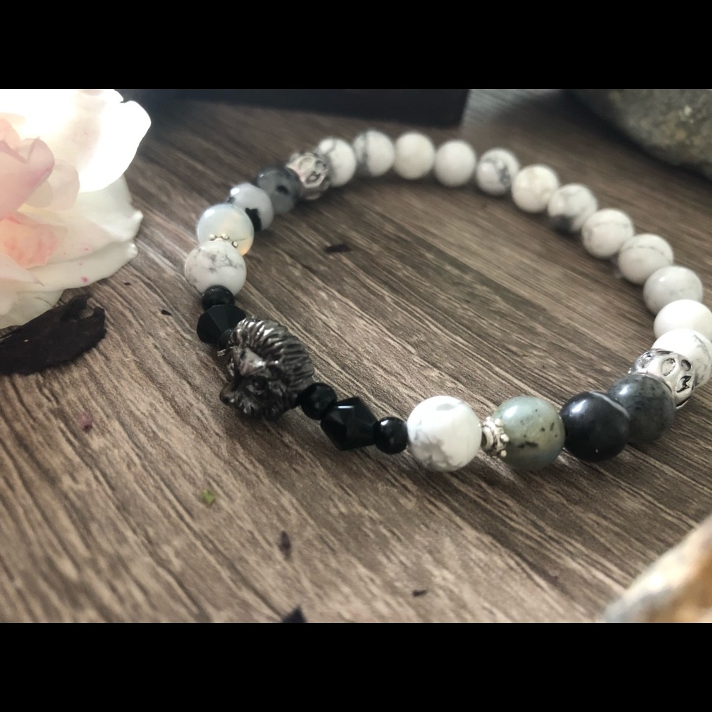 Handmade men’s beaded Lion bracelet